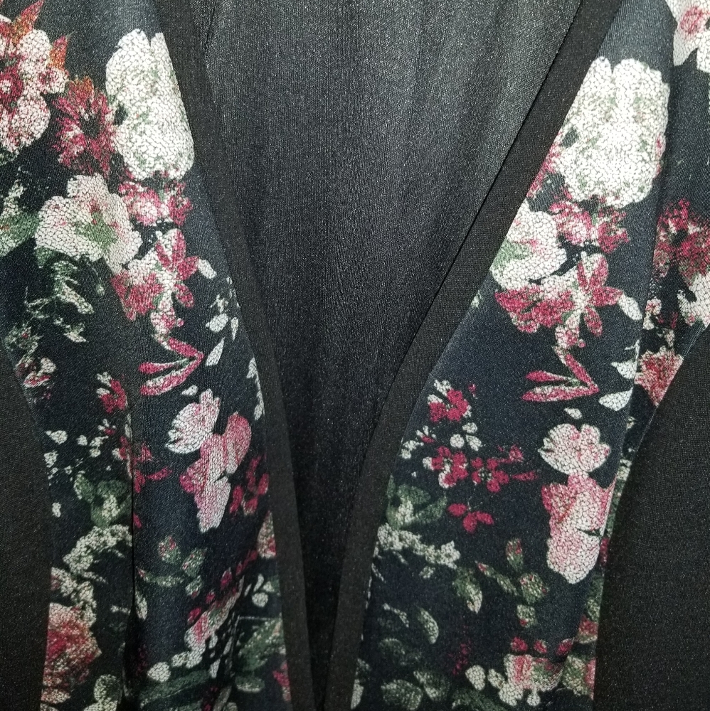 SOLD- Stunning Jacket - Picture 3 of 7
